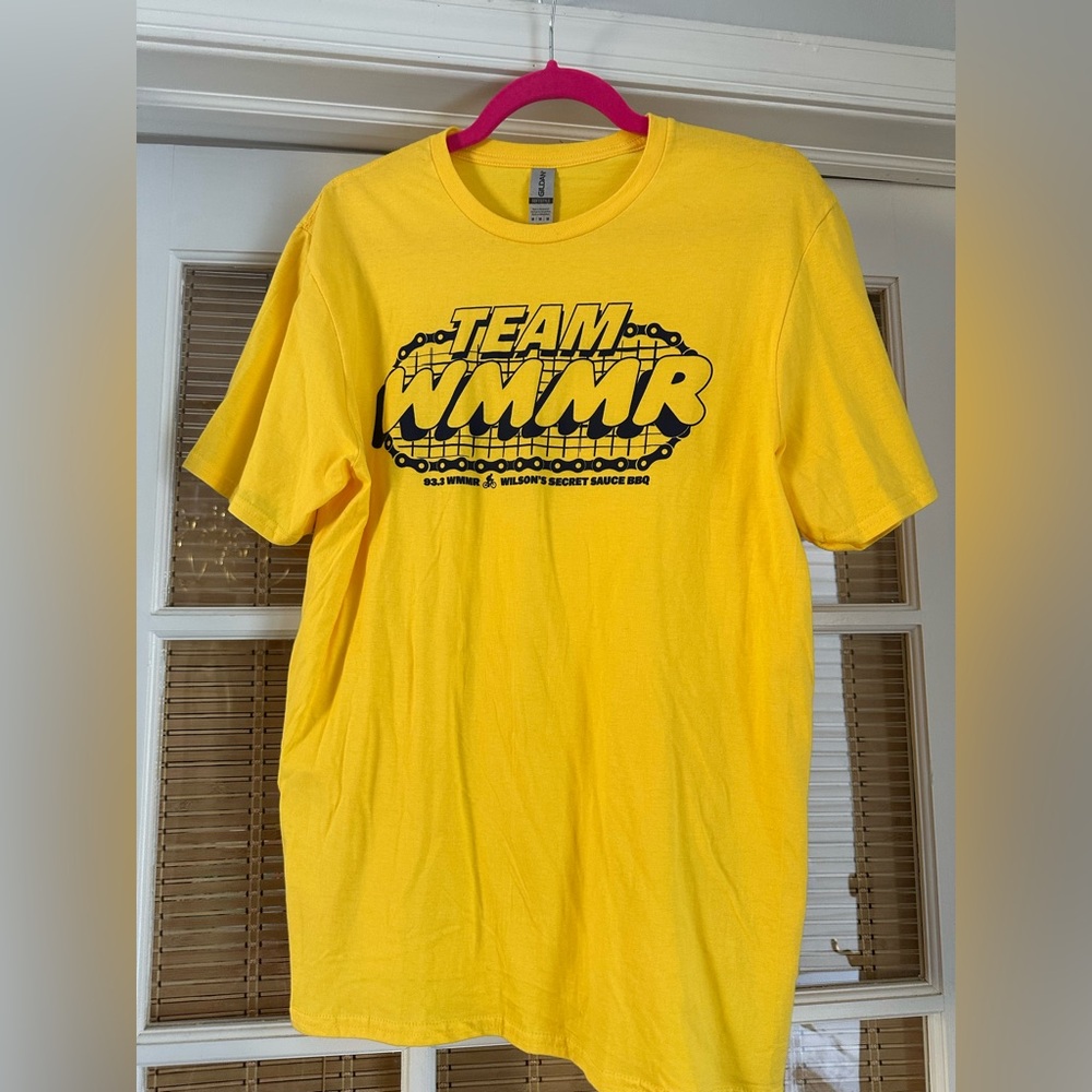 93.3 Yellow Team WMMR T shirt size medium new